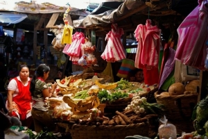Buying fresh ingredients in a Granada, Nicaragua market